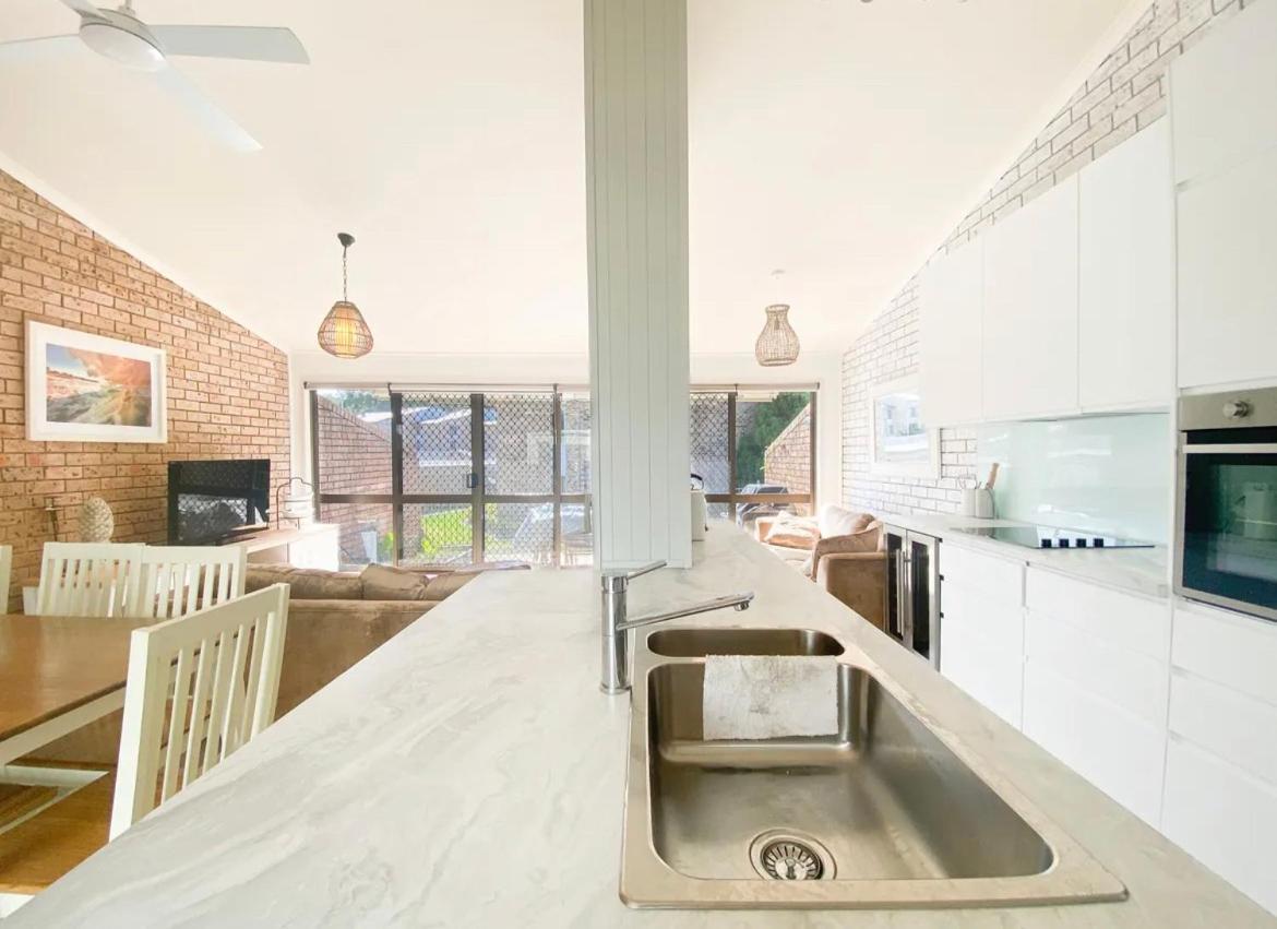 Apartment Coconuts - 3 Bedroom 3 Bathroom Townhouse With Tennis Court Nelson Bay